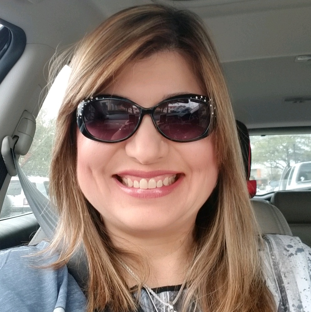 Meet your Posher, Luisa
